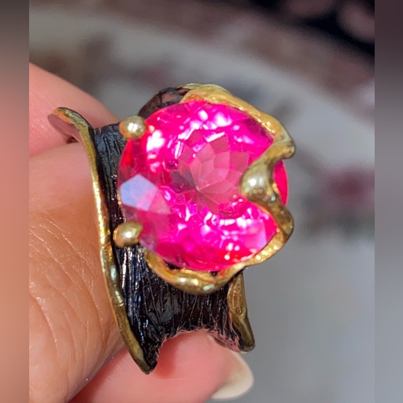 Breathtaking Pink Topaz Ring - Picture 6 of 13